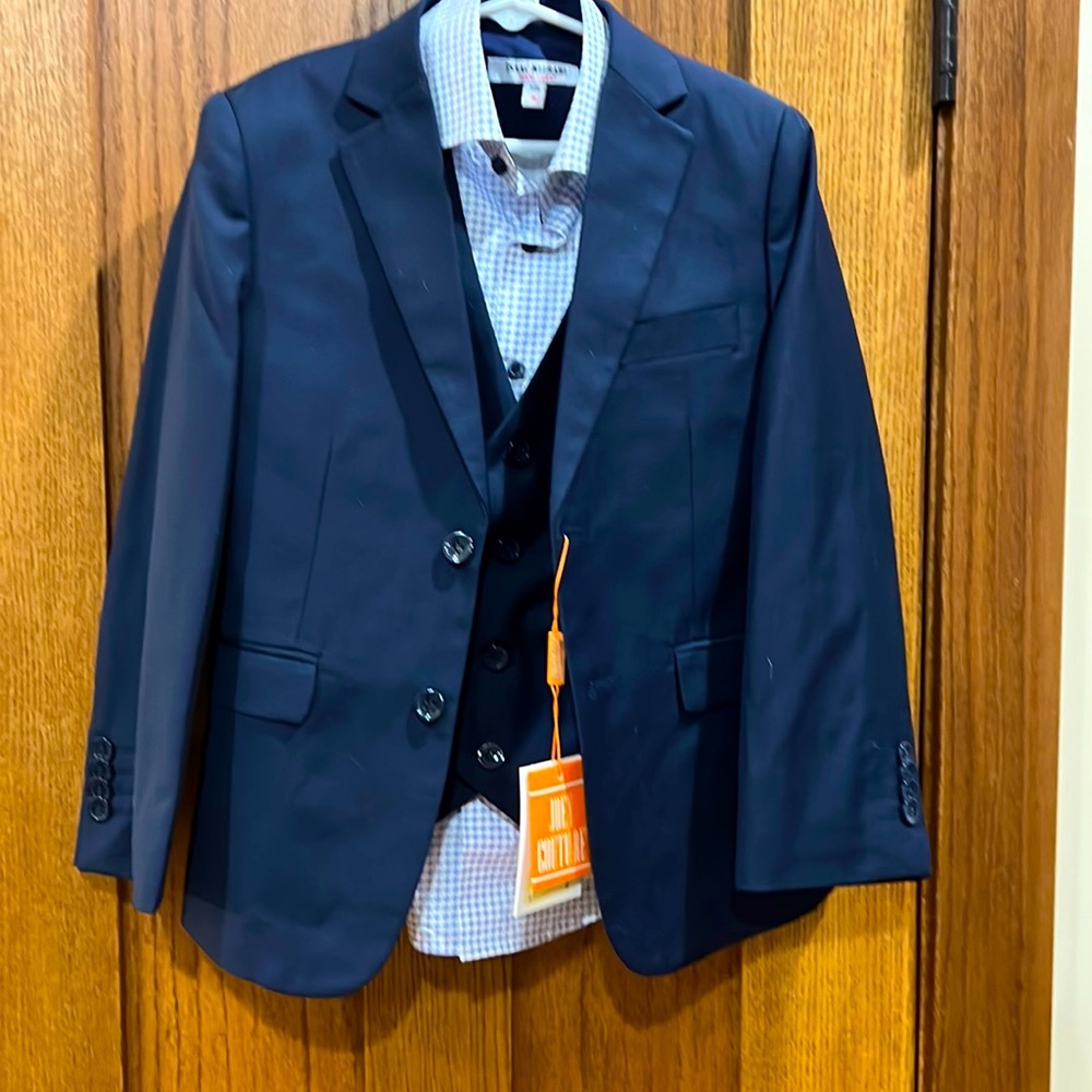 Boys size 7 Navy Joey Couture suit with Isaac Mizrahi size 6 dress shirt